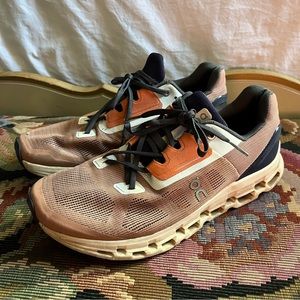 On Cloud Stratus Running Shoes